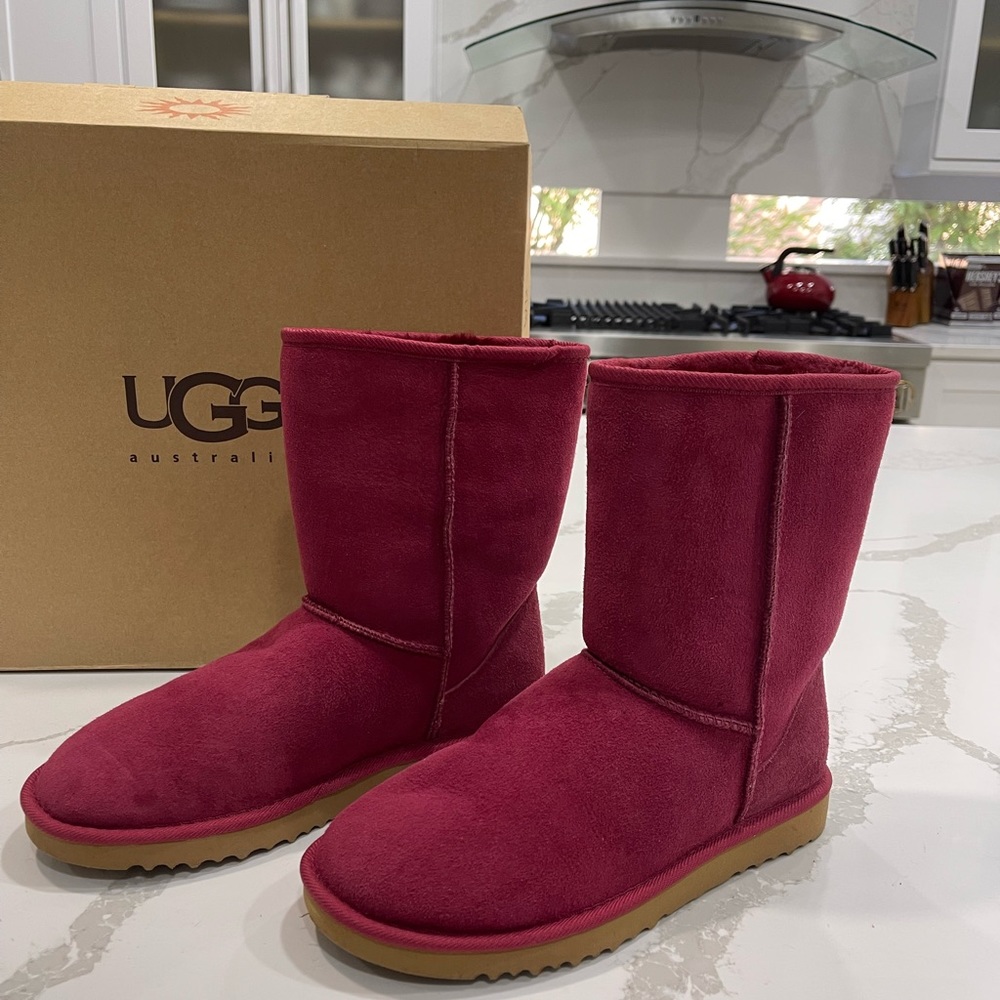 NEW UGG RUBY CLASSIC SHORTIE BOOTS